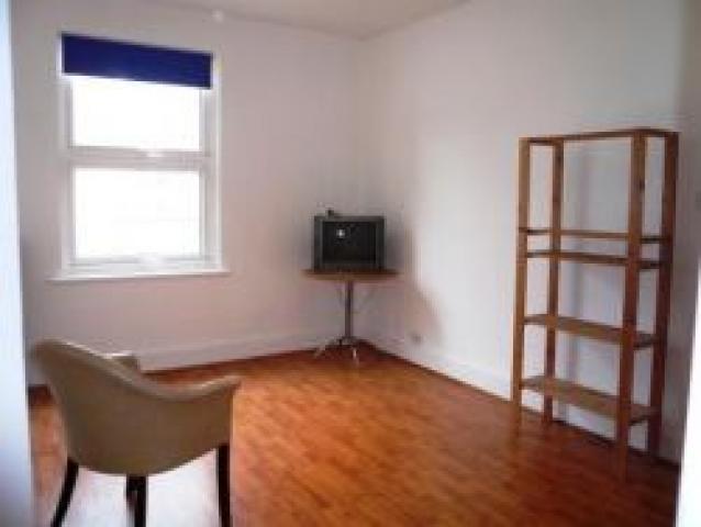			2 Bedroom, 1 bath, 1 reception Flat			 Shirland Road, MAIDA VALE